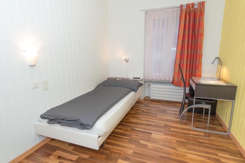 Hotel Rotes Haus بروغ الغرفة الصورة