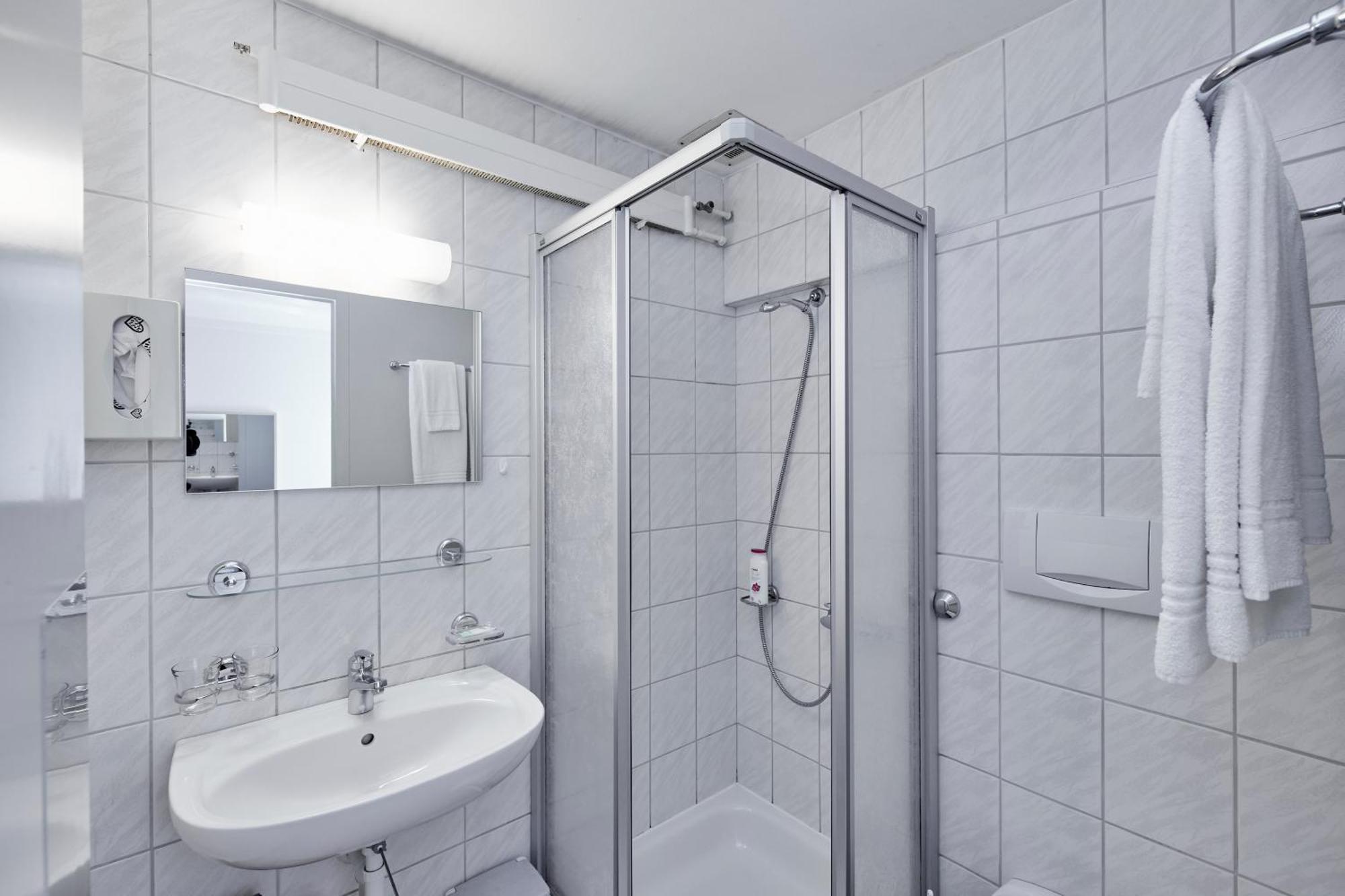 Hotel Rotes Haus بروغ المظهر الخارجي الصورة