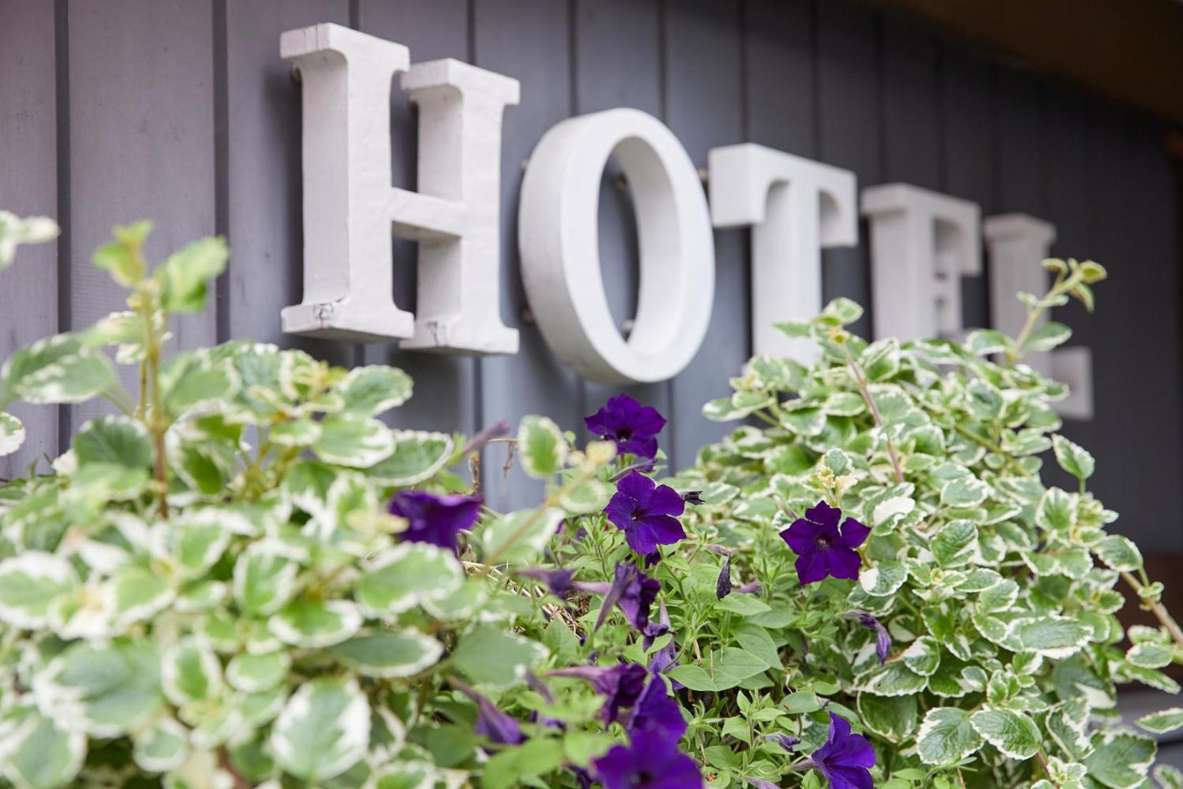 Hotel Rotes Haus بروغ المظهر الخارجي الصورة
